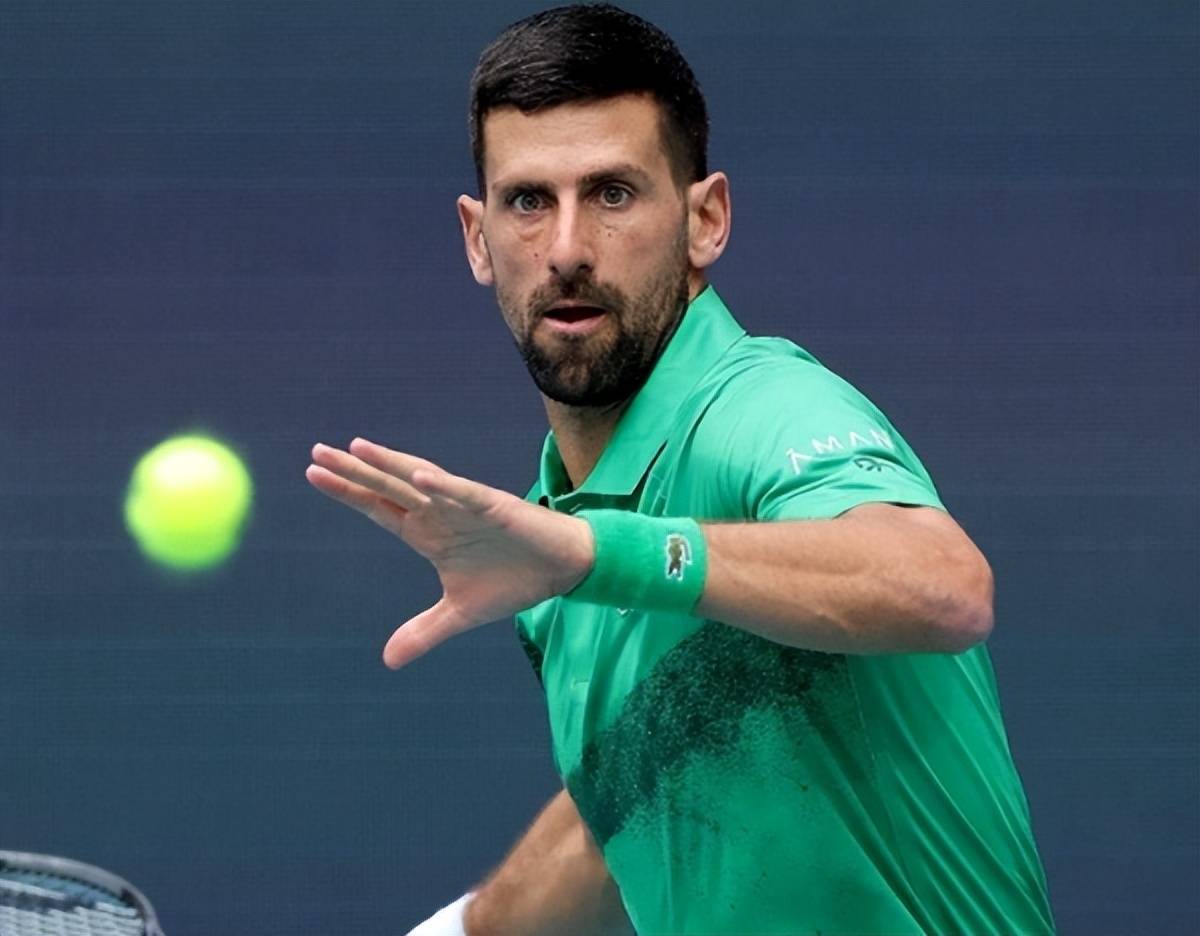 开云综合app登录入口-德约科维奇刷新世界纪录，詹姆斯教练激动落泪