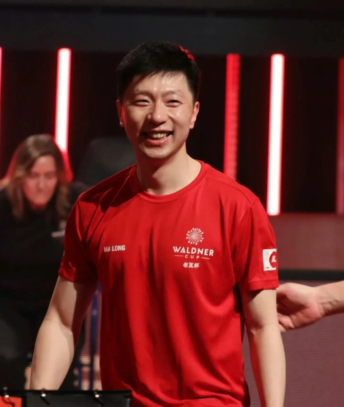 开云综合app登录入口-勇士技术犯规送分，马龙主帅怒摔战术板！！