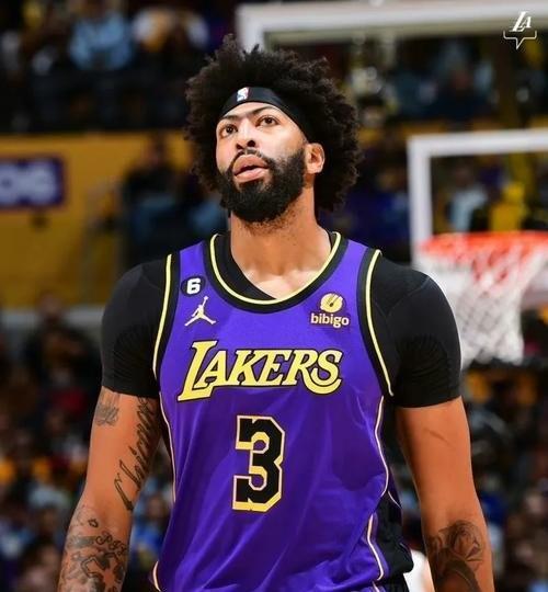 开云综合app登录入口-纳达尔回归首秀大放异彩，湖人主场球迷高呼名字